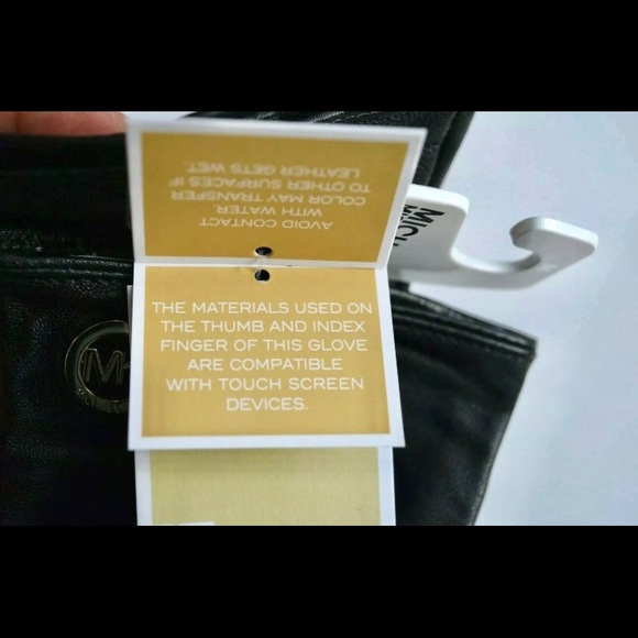 NWT Michael Kors Lambskin Leather Logo Touch Screen Gloves Black Buttery soft M - Picture 2 of 11